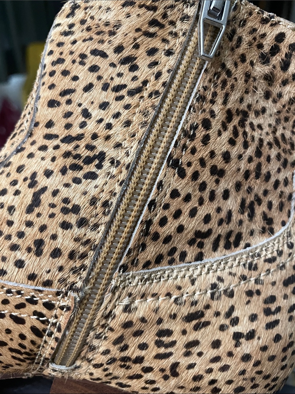Dolce Vita Leopard Print Ankle Booties in Tan/Black - 9.5 - Picture 7 of 10